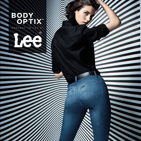 NWT Women’s Size 29 Lee Body Optix Stretchable Jeans With Ripped Leg Opening - Picture 2 of 11